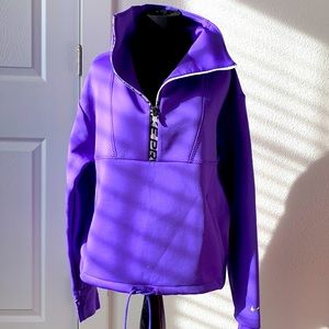 Women’s Nike Pro pull over
